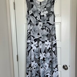 Crystal Lady Floral Black and White Sleeveless Dress